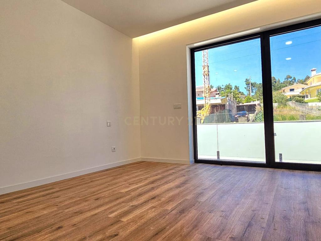 Moradia Térrea com três quartos Nova em Palmeira de Faro Esposende - Image 9