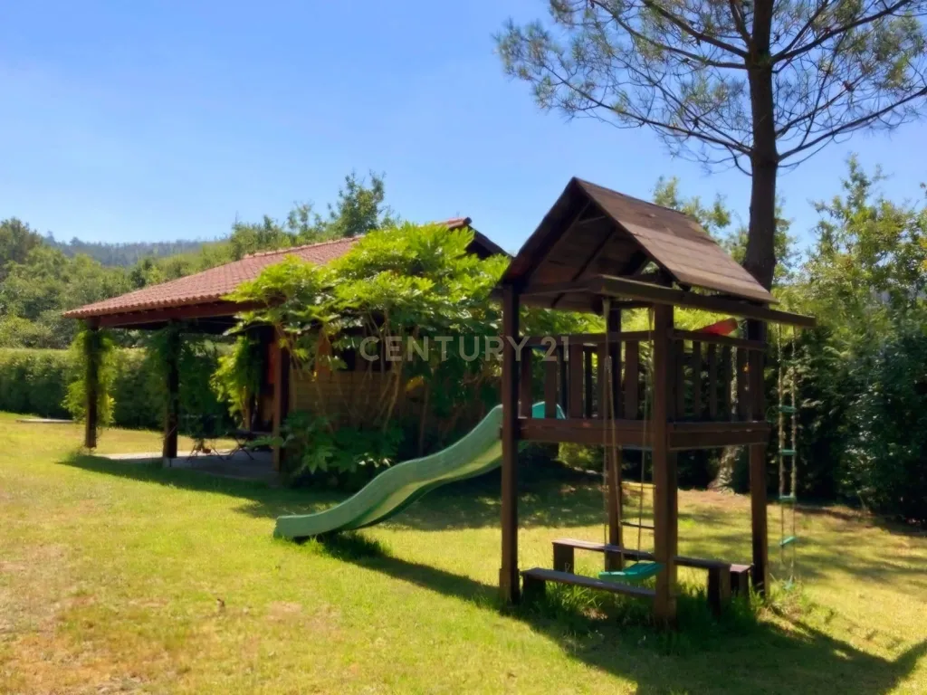 Moradia com quatro quartos com piscina em Romarigães Paredes de Coura - Image 37