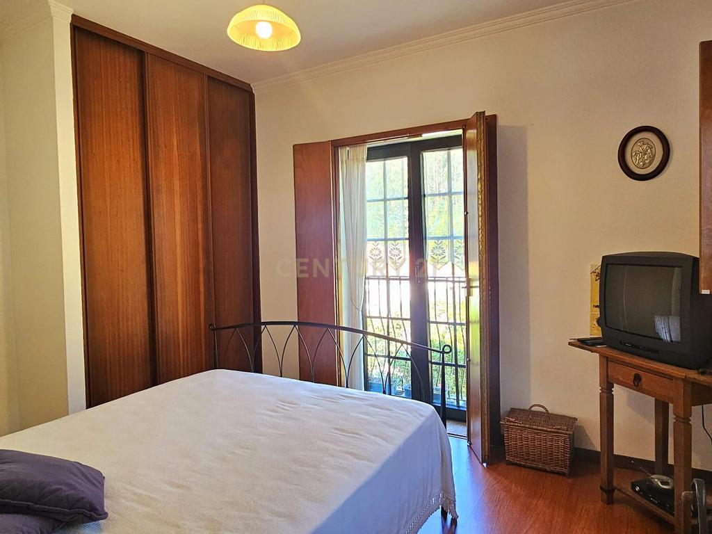 Moradia com quatro quartos  com piscina em Romarigães Paredes de Coura - Image 23