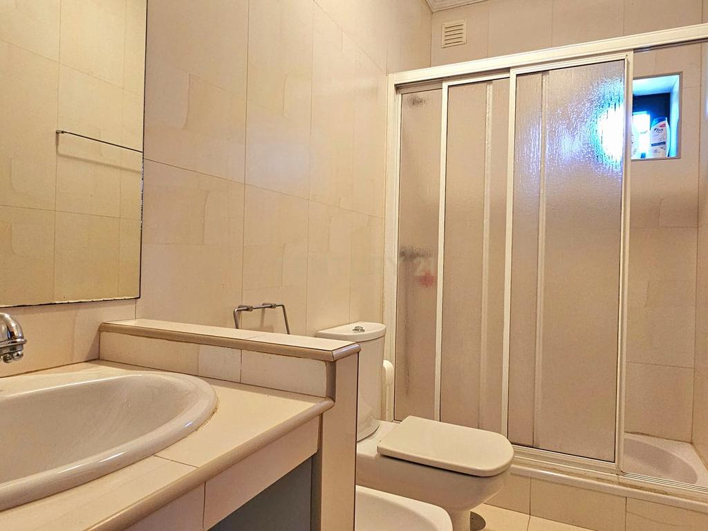 Moradia com quatro quartos  com piscina em Romarigães Paredes de Coura - Image 25
