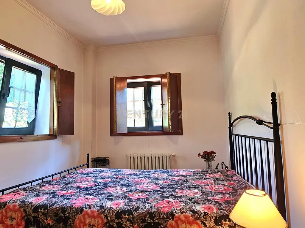 Moradia com quatro quartos com piscina em Romarigães Paredes de Coura - Image 21