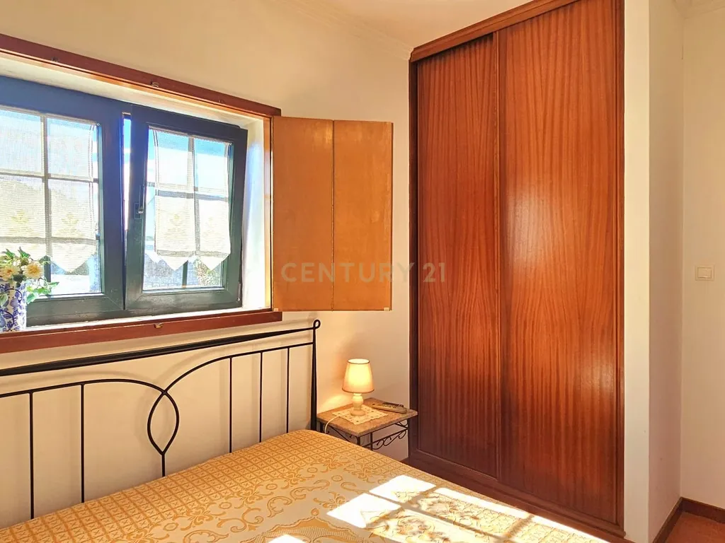 Moradia com quatro quartos com piscina em Romarigães Paredes de Coura - Image 17