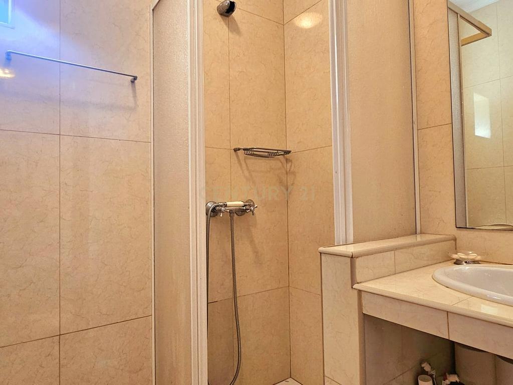 Moradia com quatro quartos  com piscina em Romarigães Paredes de Coura - Image 19