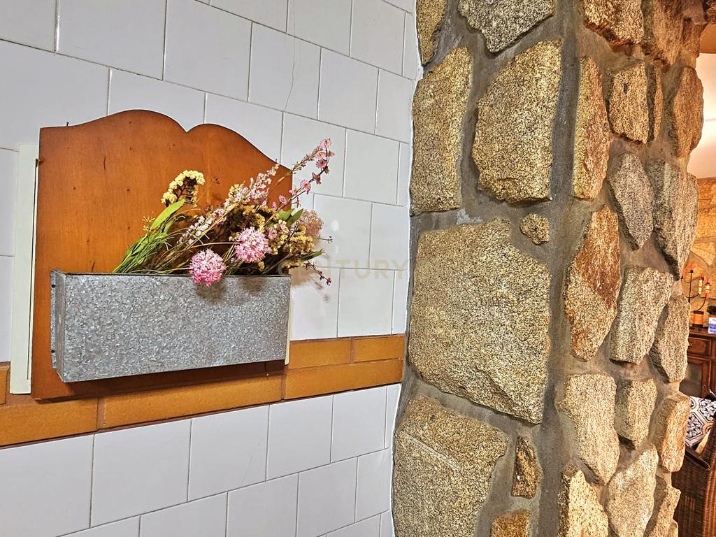 Moradia com quatro quartos  com piscina em Romarigães Paredes de Coura - Image 13