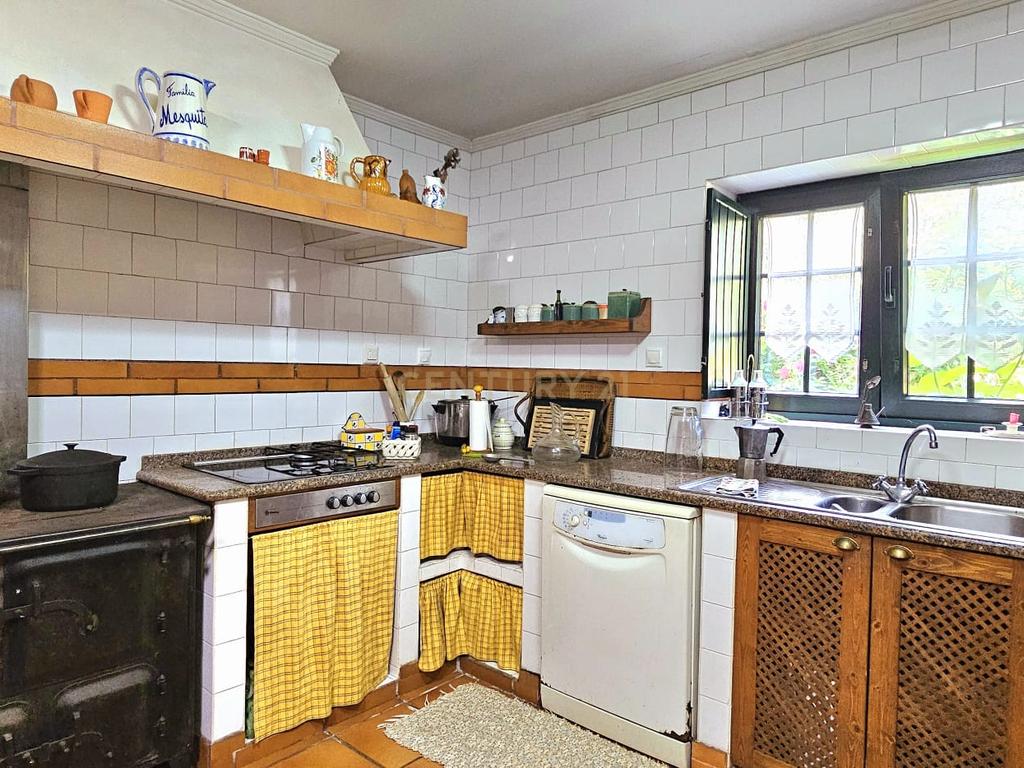 Moradia com quatro quartos  com piscina em Romarigães Paredes de Coura - Image 11