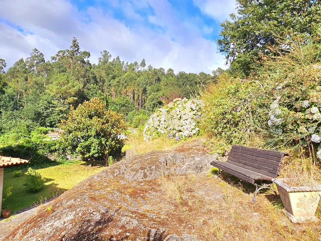 Moradia com quatro quartos  com piscina em Romarigães Paredes de Coura - Image 32