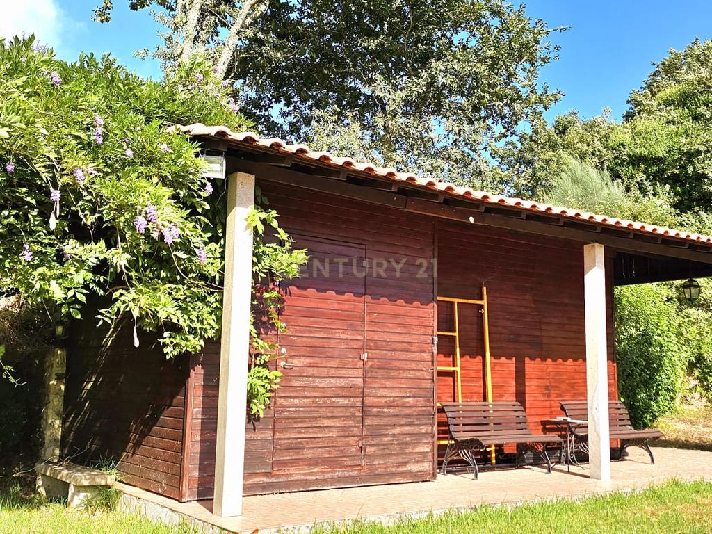 Moradia com quatro quartos  com piscina em Romarigães Paredes de Coura - Image 38