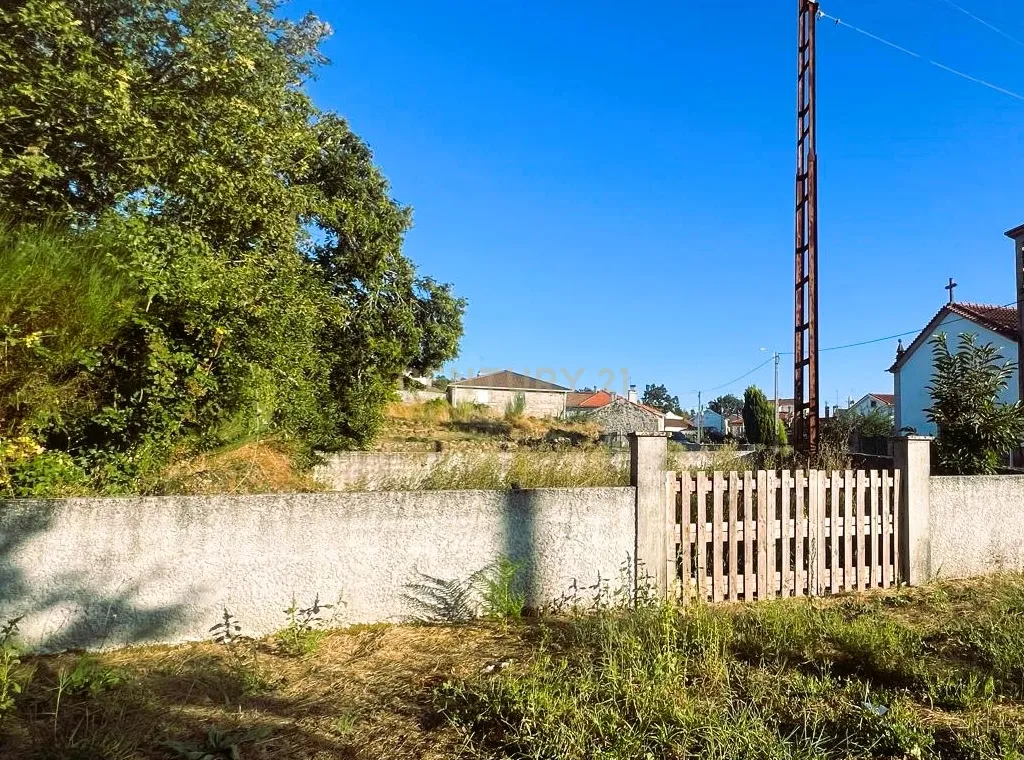 Moradia de granito em Granja do Paiva para reconstrução - Image 15