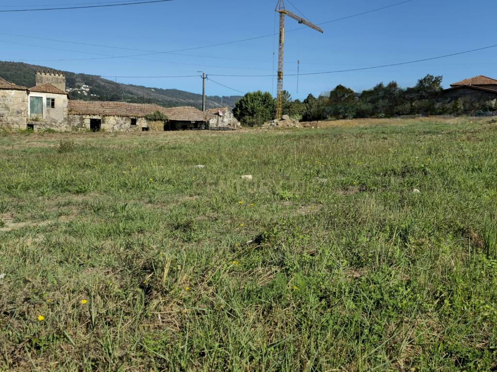 Moradia para Restauro em Vila Boa do Bispo, Marco de Canaveses - Image 2