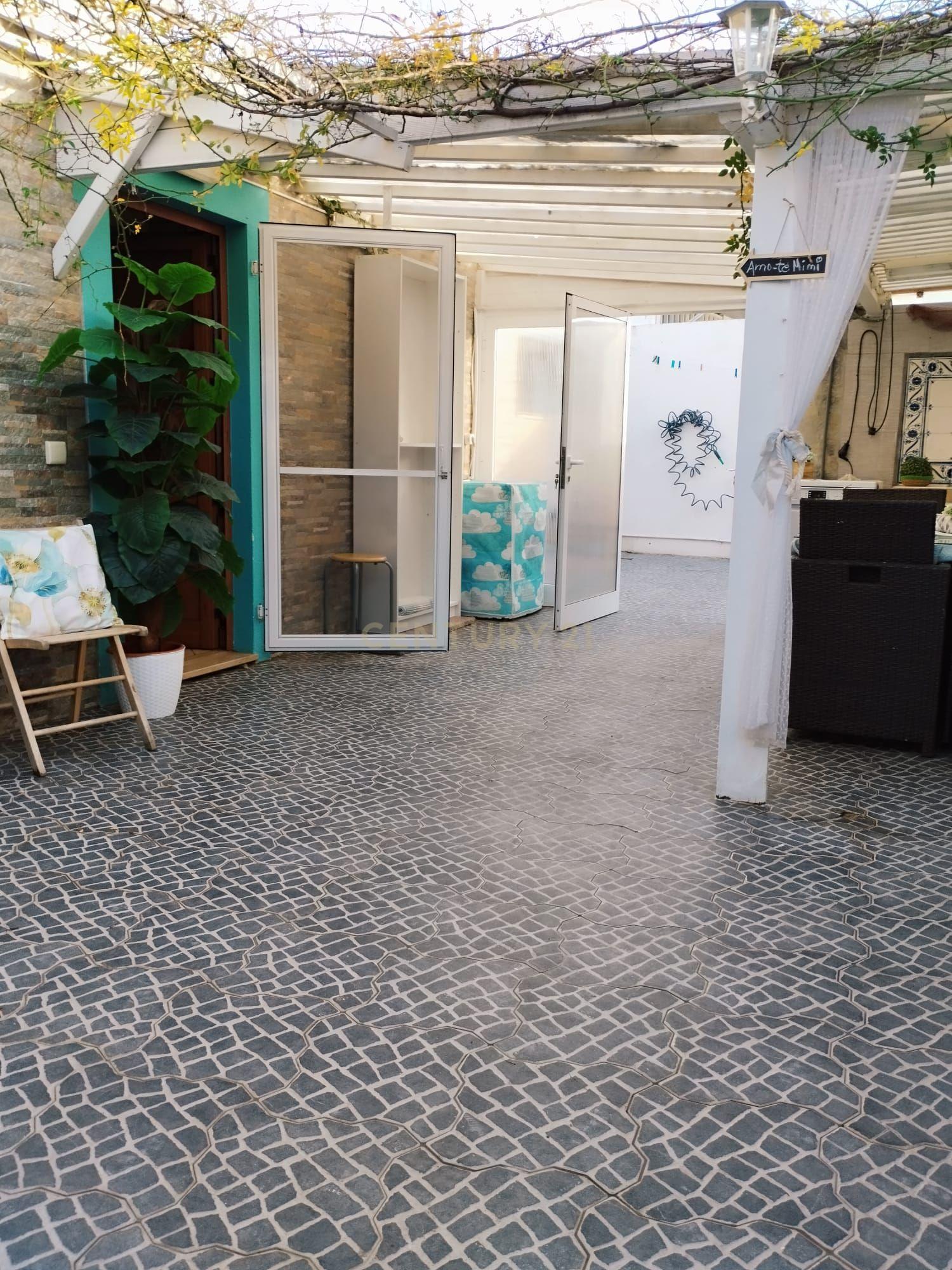 Charmosa Moradia T2+1 Remodelada com Piscina e Estacionamento em Livramento, Tavira - Image 24
