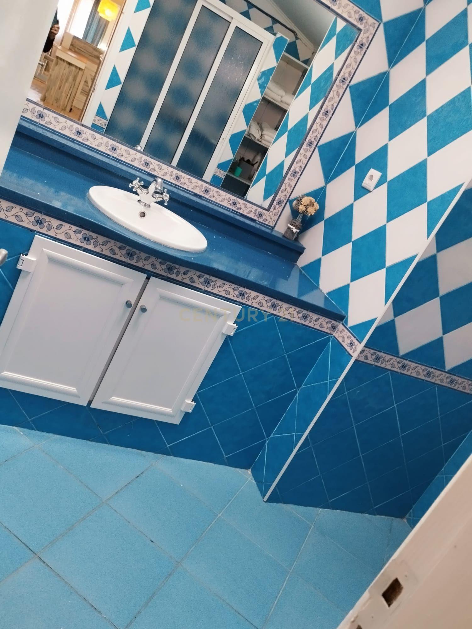 Charmosa Moradia T2+1 Remodelada com Piscina e Estacionamento em Livramento, Tavira - Image 18
