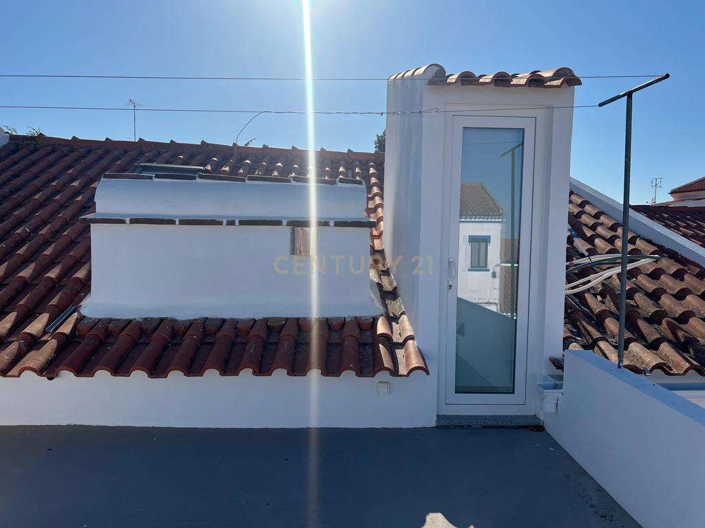 Moradia térrea recentemente recuperada, com quintal e terraço em Alcáçovas, Évora - Image 27