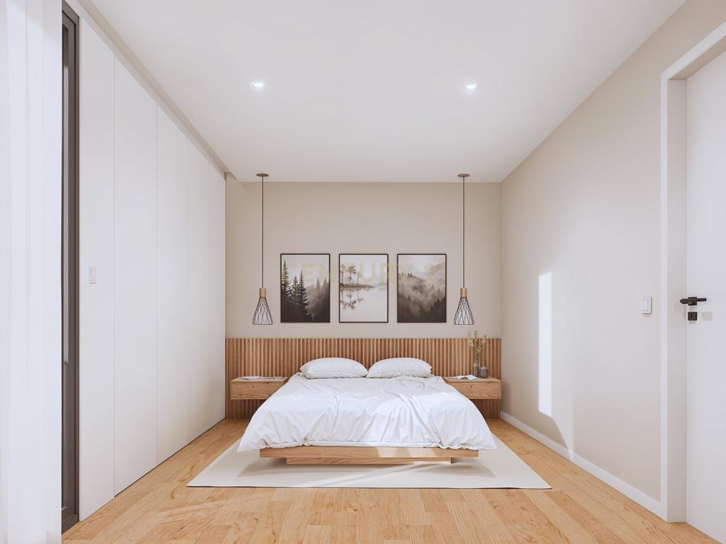 Conjunto de 5 Moradias para Reabilitar com Garagem e Jardim em Localização Privilegiada - Image 14
