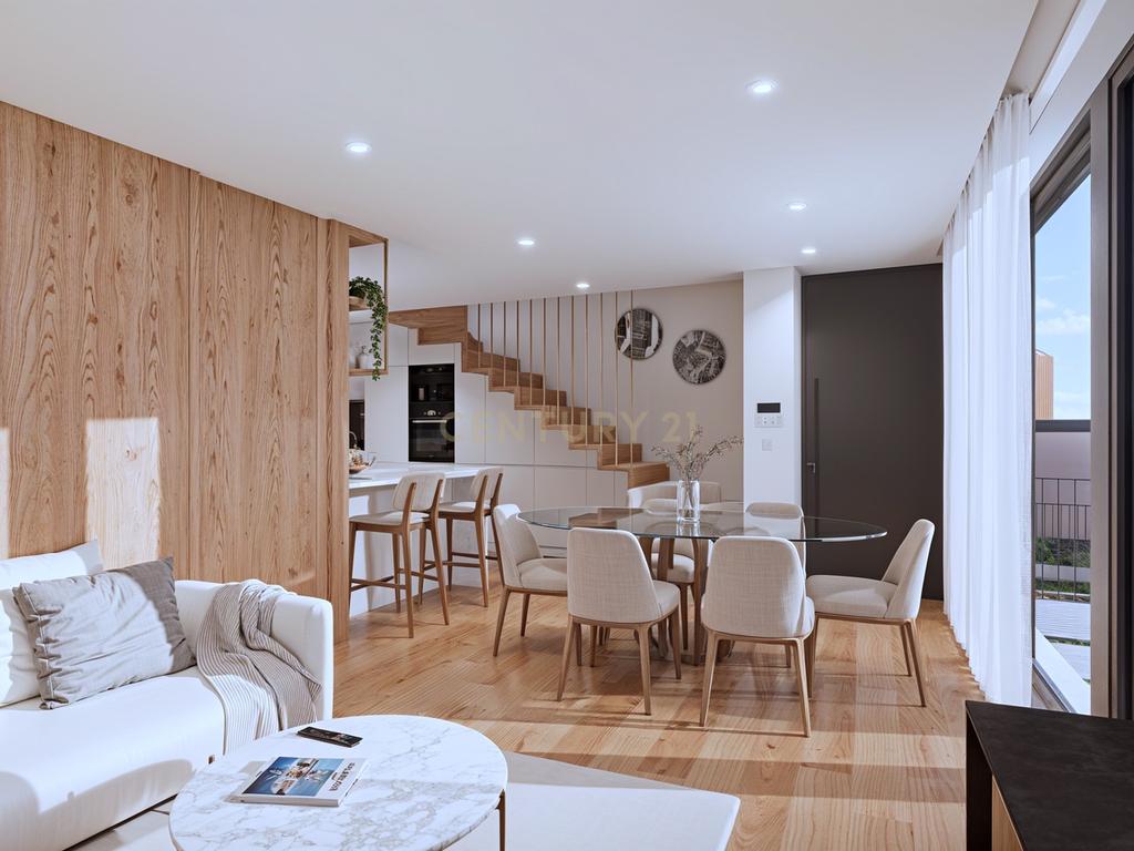 Conjunto de 5 Moradias para Reabilitar com Garagem e Jardim em Localização Privilegiada - Image 15