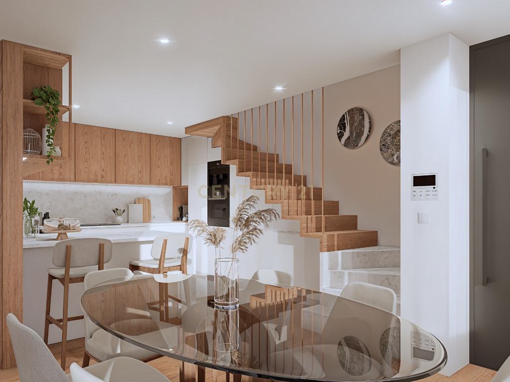 Conjunto de 5 Moradias para Reabilitar com Garagem e Jardim em Localização Privilegiada - Image 20