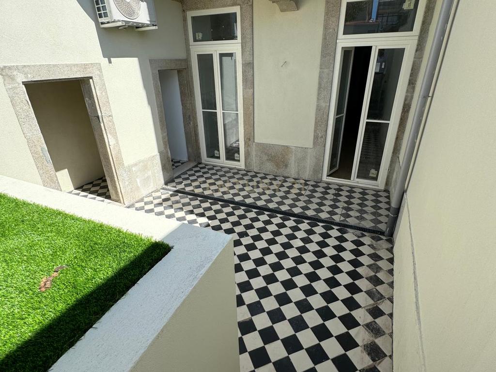 Apartamento T0 + 1 com Terraço | Bonjardim | Porto - Image 8