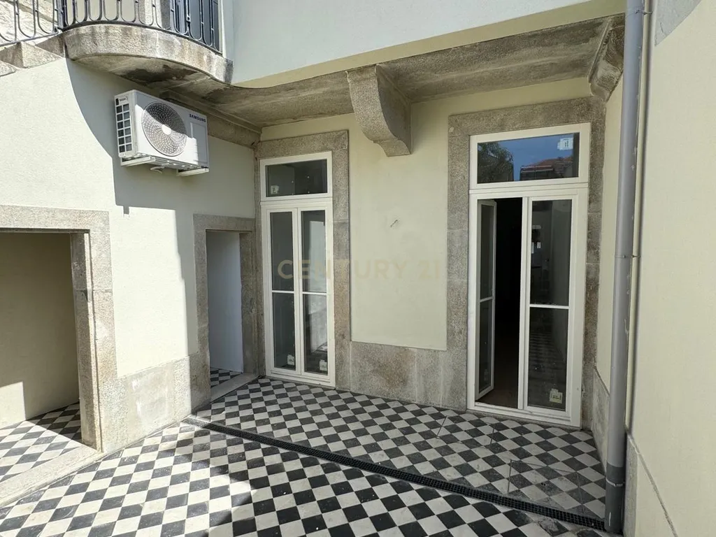 Apartamento T0 + 1 com Terraço | Bonjardim | Porto - Image 7