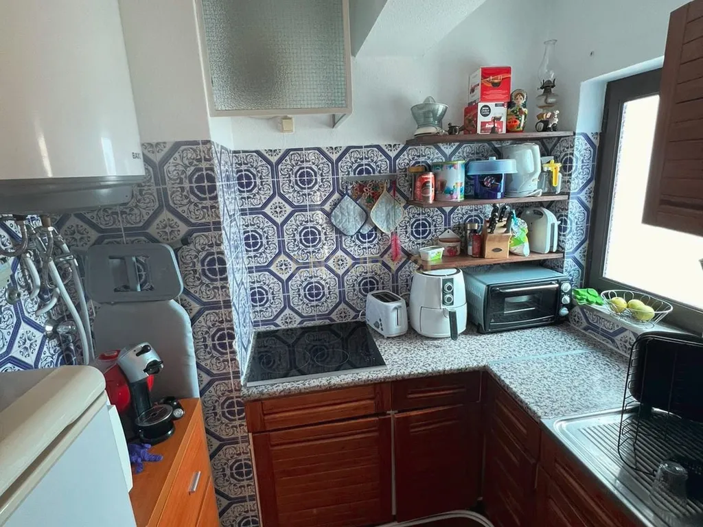 NÃO PERCA ESTA GRANDE OPORTUNIDADE! APARTAMENTO T1 ESPAÇOSO, COM AMPLA VARANDA E PISCINA MUITO BEM LOCALIZADO NA PARADISIACA PRAIA DA DONA ANA - Image 8