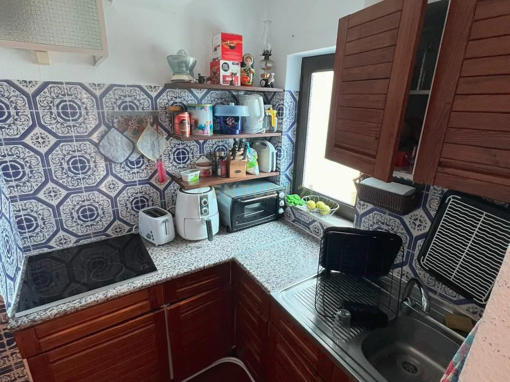 NÃO PERCA ESTA GRANDE OPORTUNIDADE! APARTAMENTO T1 ESPAÇOSO, COM AMPLA VARANDA E PISCINA MUITO BEM LOCALIZADO NA PARADISIACA PRAIA DA DONA ANA - Image 7