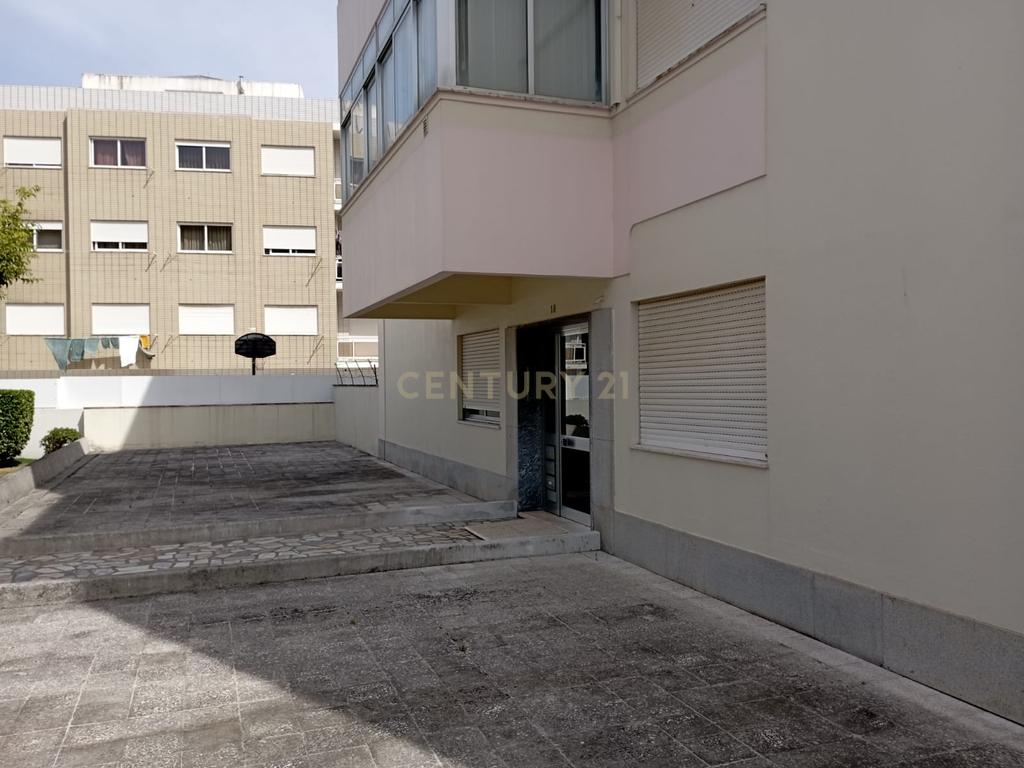 Apartamento T3 à Venda na Zona da Abelheira - Viana do Castelo - Image 6