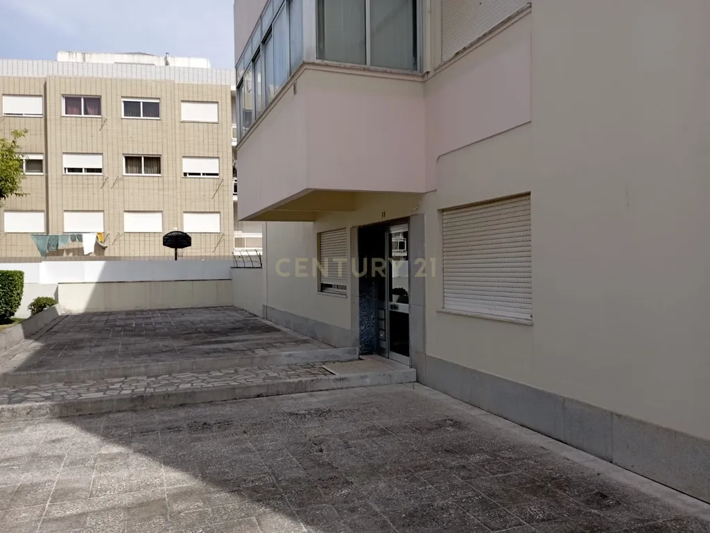 Apartamento T3 à Venda na Zona da Abelheira - Viana do Castelo - Image 6