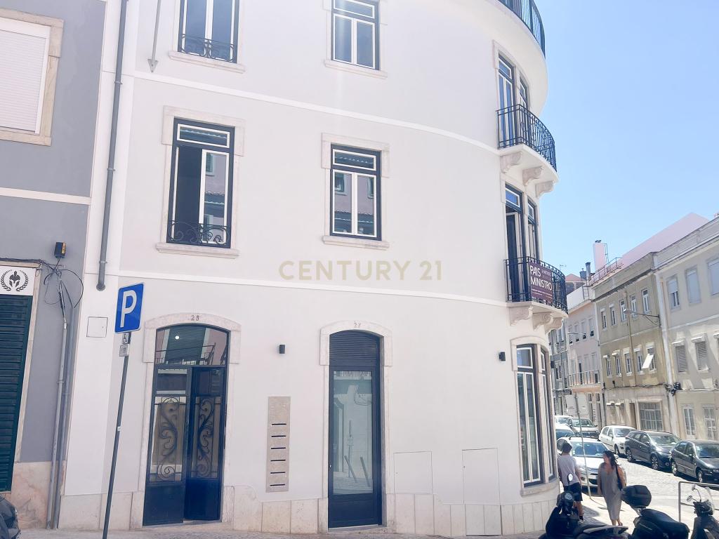 Luxuoso Apartamento T1 para Arrendamento - Lisboa, Campolide - Image 37