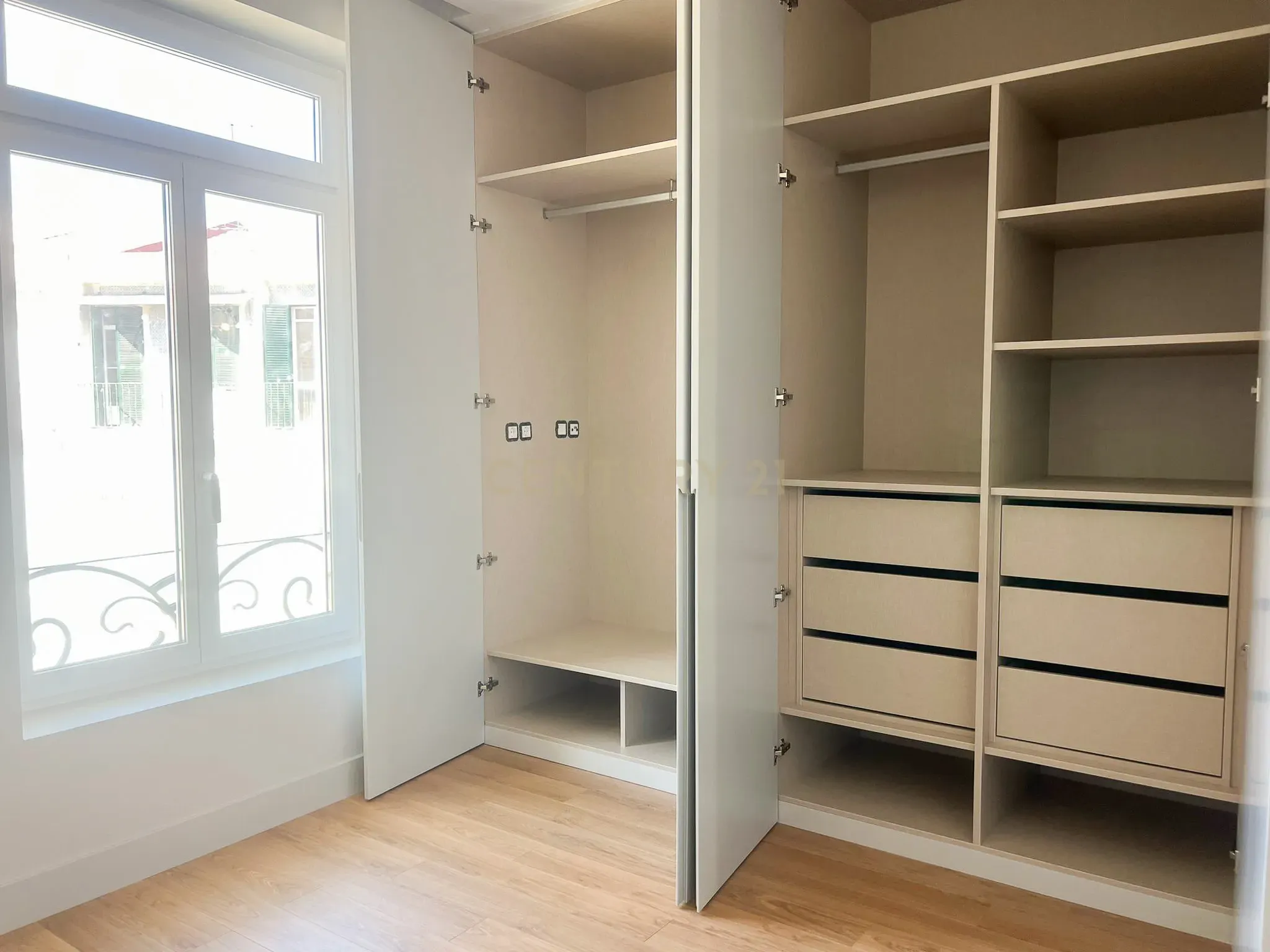 Luxuoso Apartamento T1 para Arrendamento - Lisboa, Campolide - Image 30