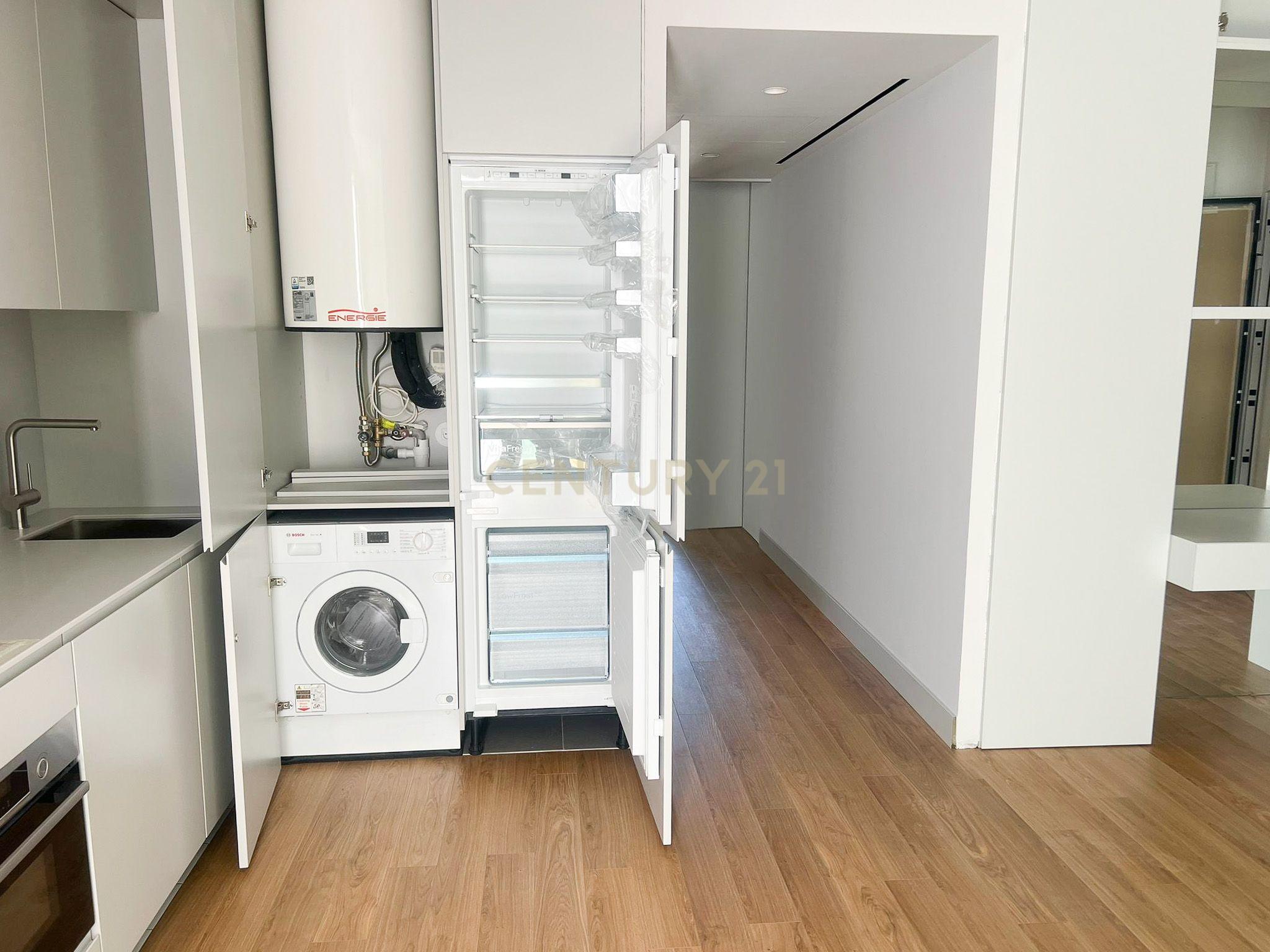Luxuoso Apartamento T1 para Arrendamento - Lisboa, Campolide - Image 31