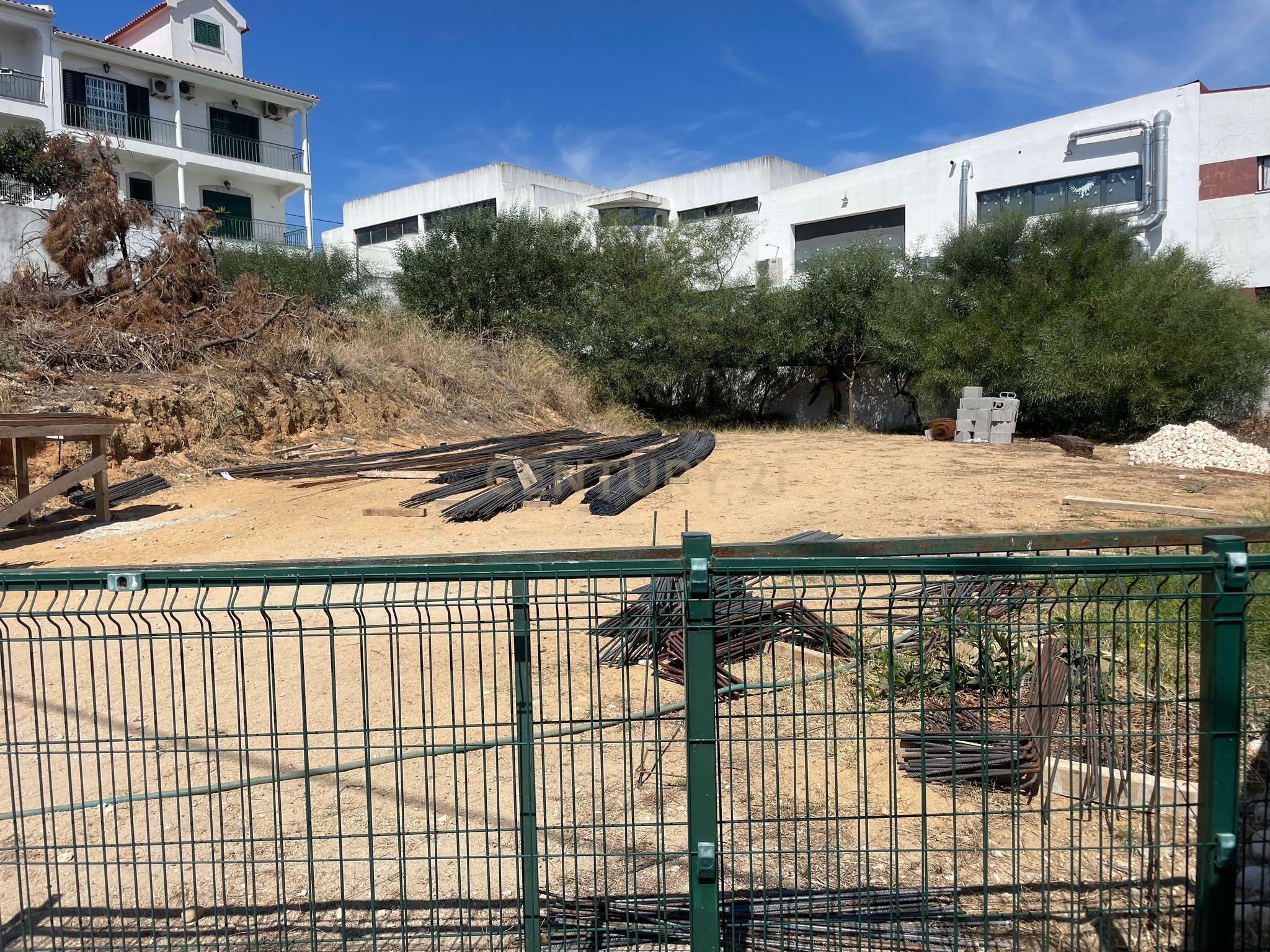 Terreno Urbano à Venda - Quinta do Chiado, Almada - Image 2