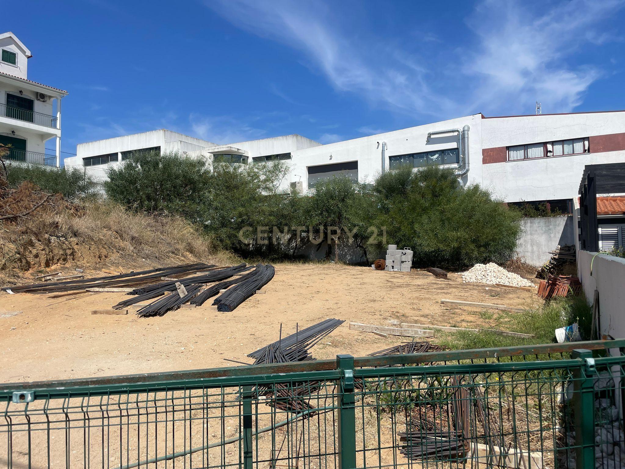 Terreno Urbano à Venda - Quinta do Chiado, Almada - Image 1