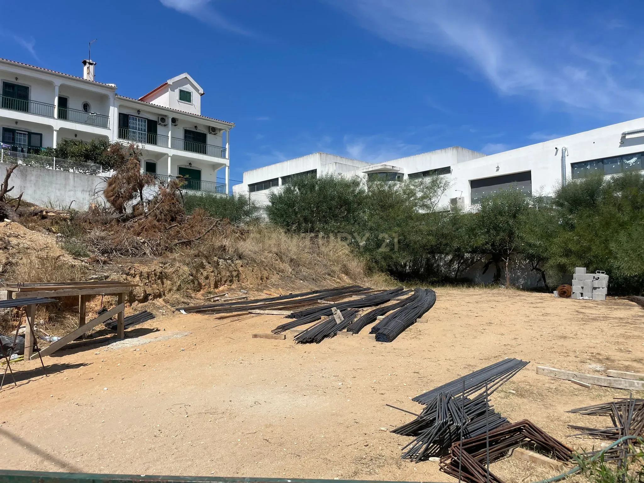 Terreno Urbano à Venda - Quinta do Chiado, Almada - Image 3