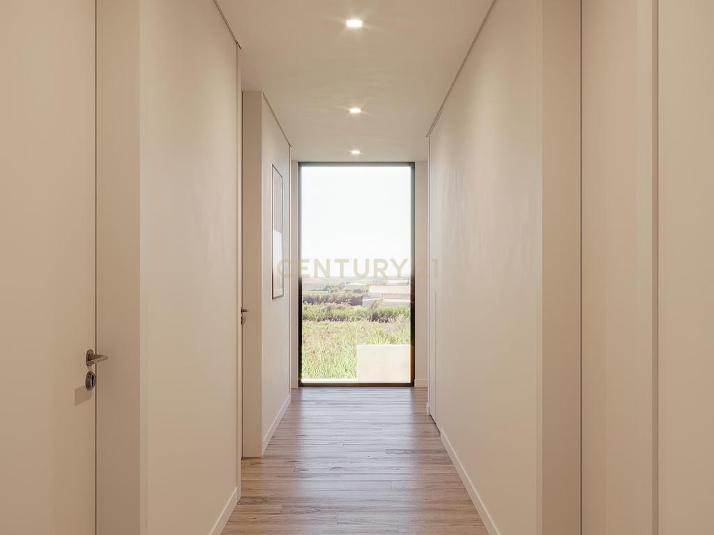 Moradia T4 inserida em Lote com 640m2 no Barril, Encarnação - Image 26