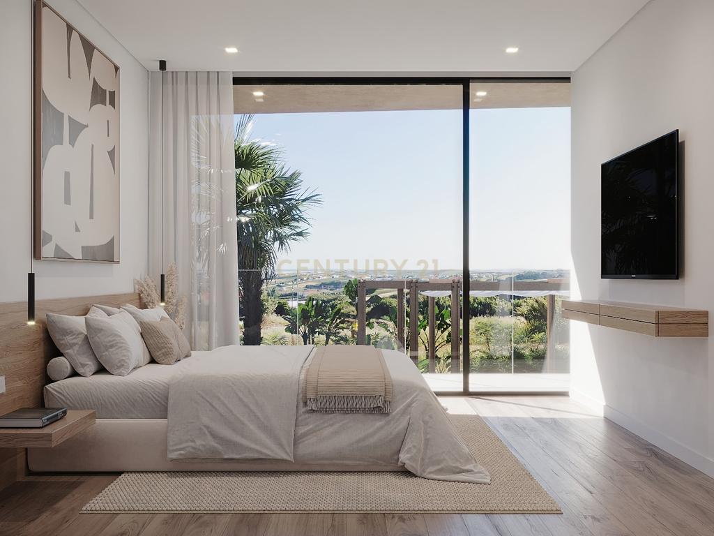 Moradia T4 inserida em Lote com 640m2 no Barril, Encarnação - Image 29