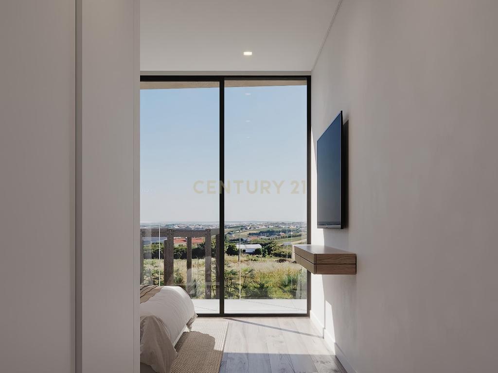 Moradia T4 inserida em Lote com 640m2 no Barril, Encarnação - Image 36