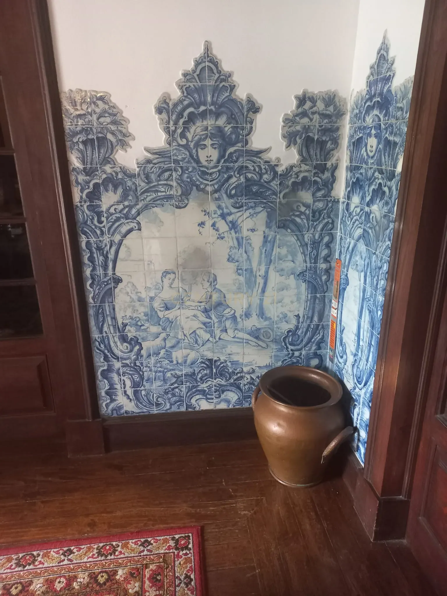 Palacete de Luxo com Piscina: Refúgio Histórico no Coração de Lousã - Image 4