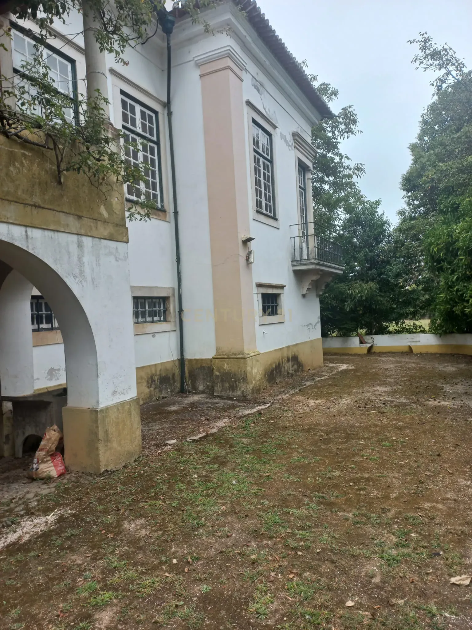 Palacete de Luxo com Piscina: Refúgio Histórico no Coração de Lousã - Image 21