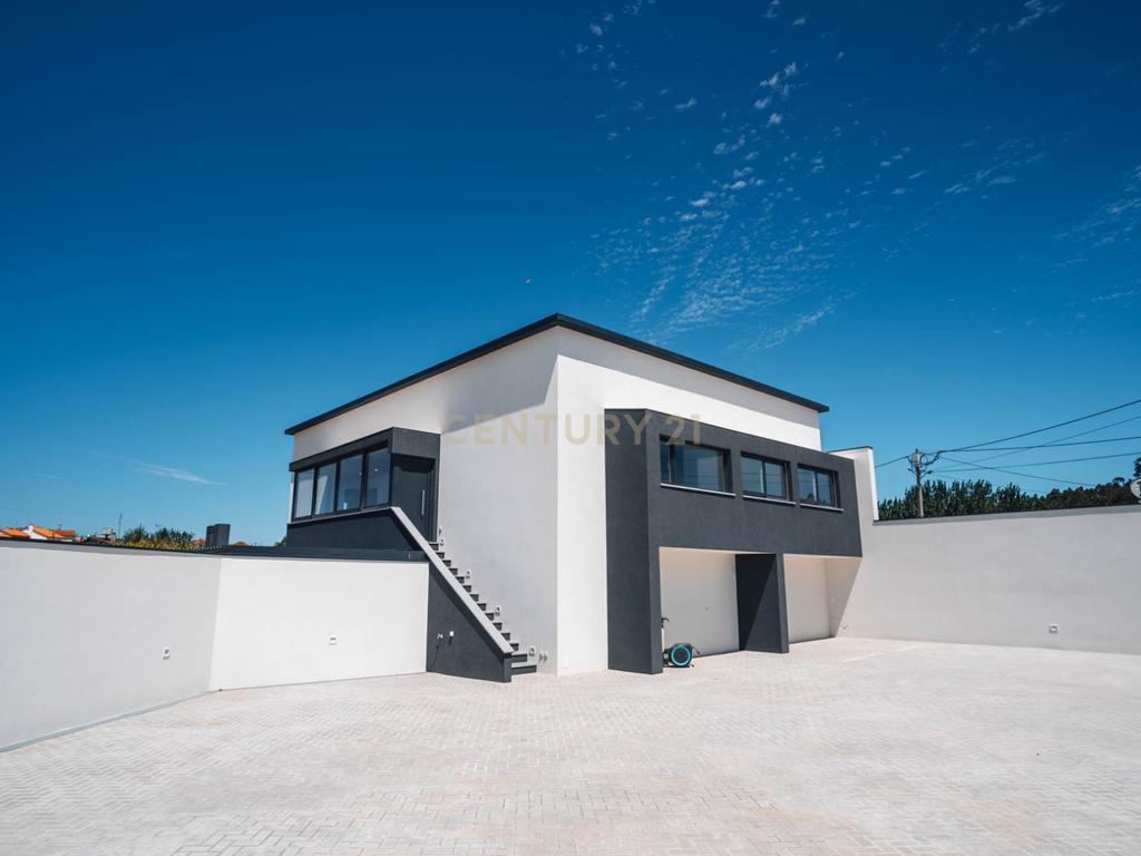 T3+1 Moderno em Leiria - Image 1