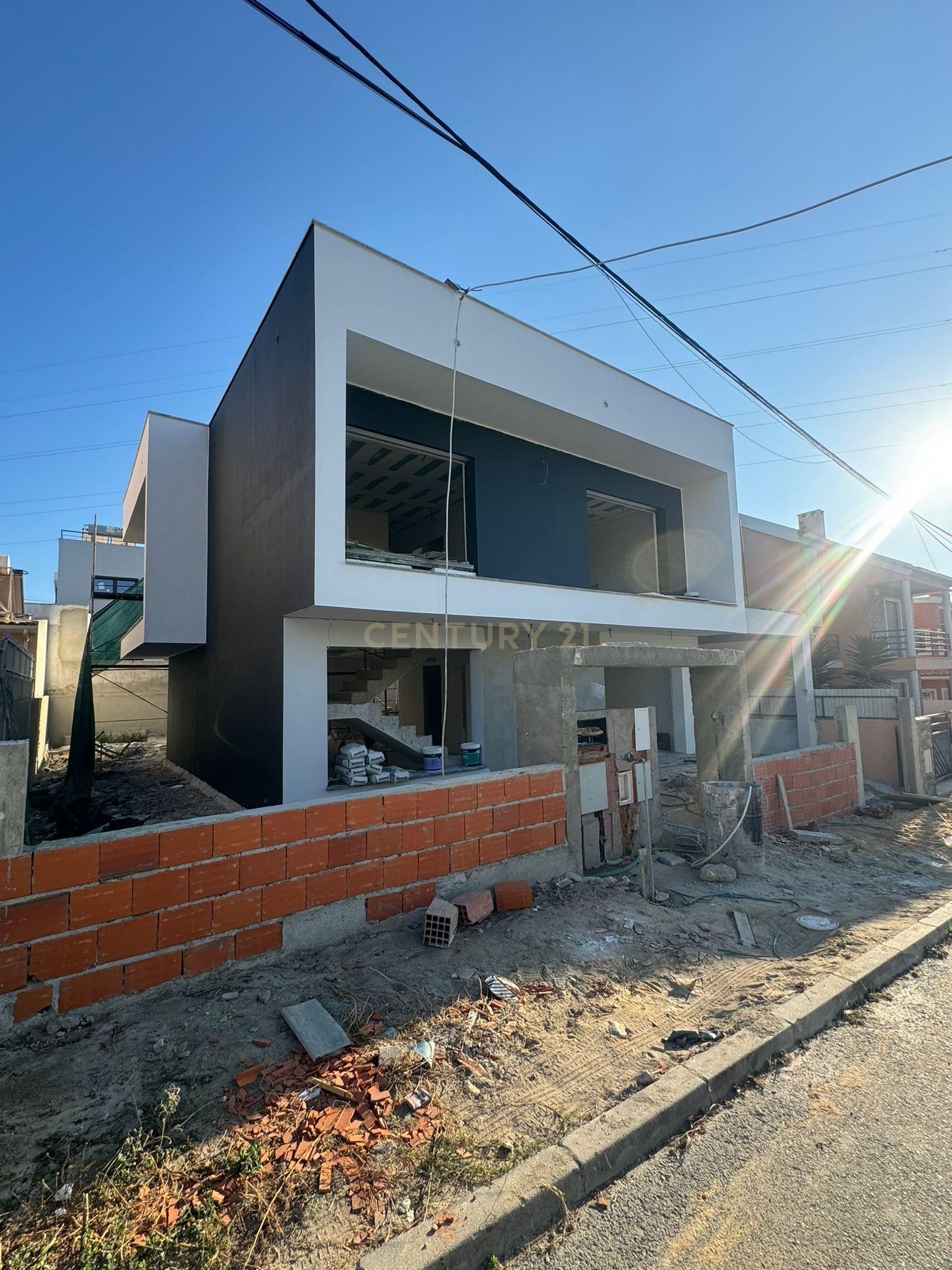 Moradia T4 com piscina - Image 15