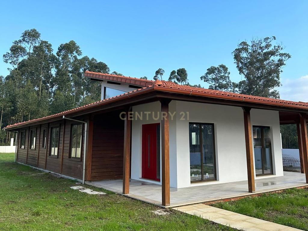 Moradia T4 + 1 térrea e isolada em Quintãs, Concelho de Aveiro - Image 1