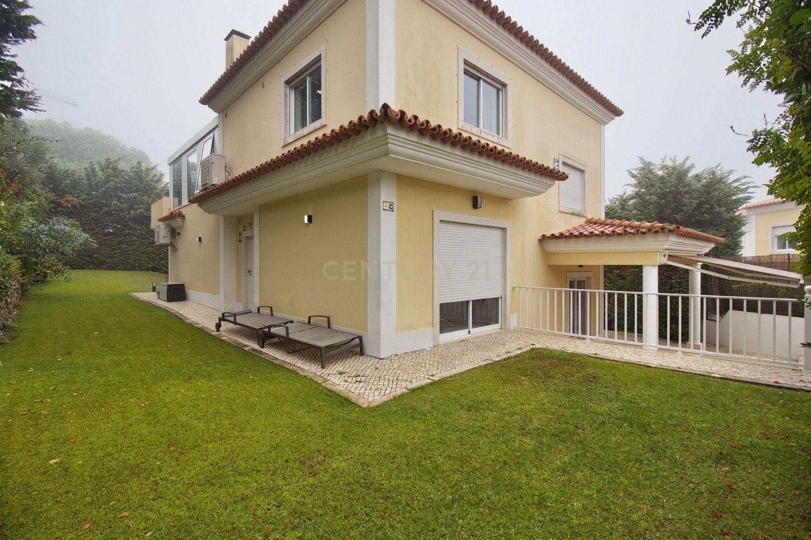 Moradia T5 em condomínio no Estoril - Image 31