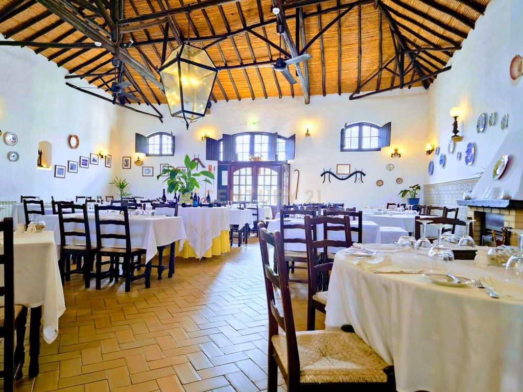 Oportunidade Única: Restaurante Histórico no Coração do Algarve - Image 14