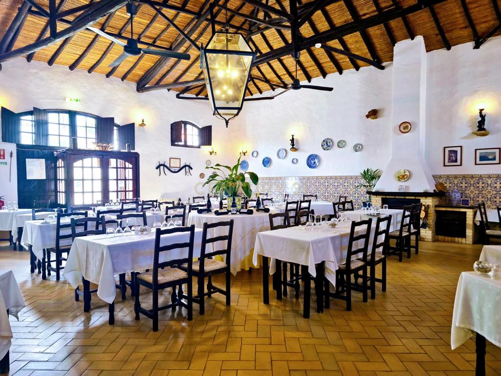 Oportunidade Única: Restaurante Histórico no Coração do Algarve - Image 4