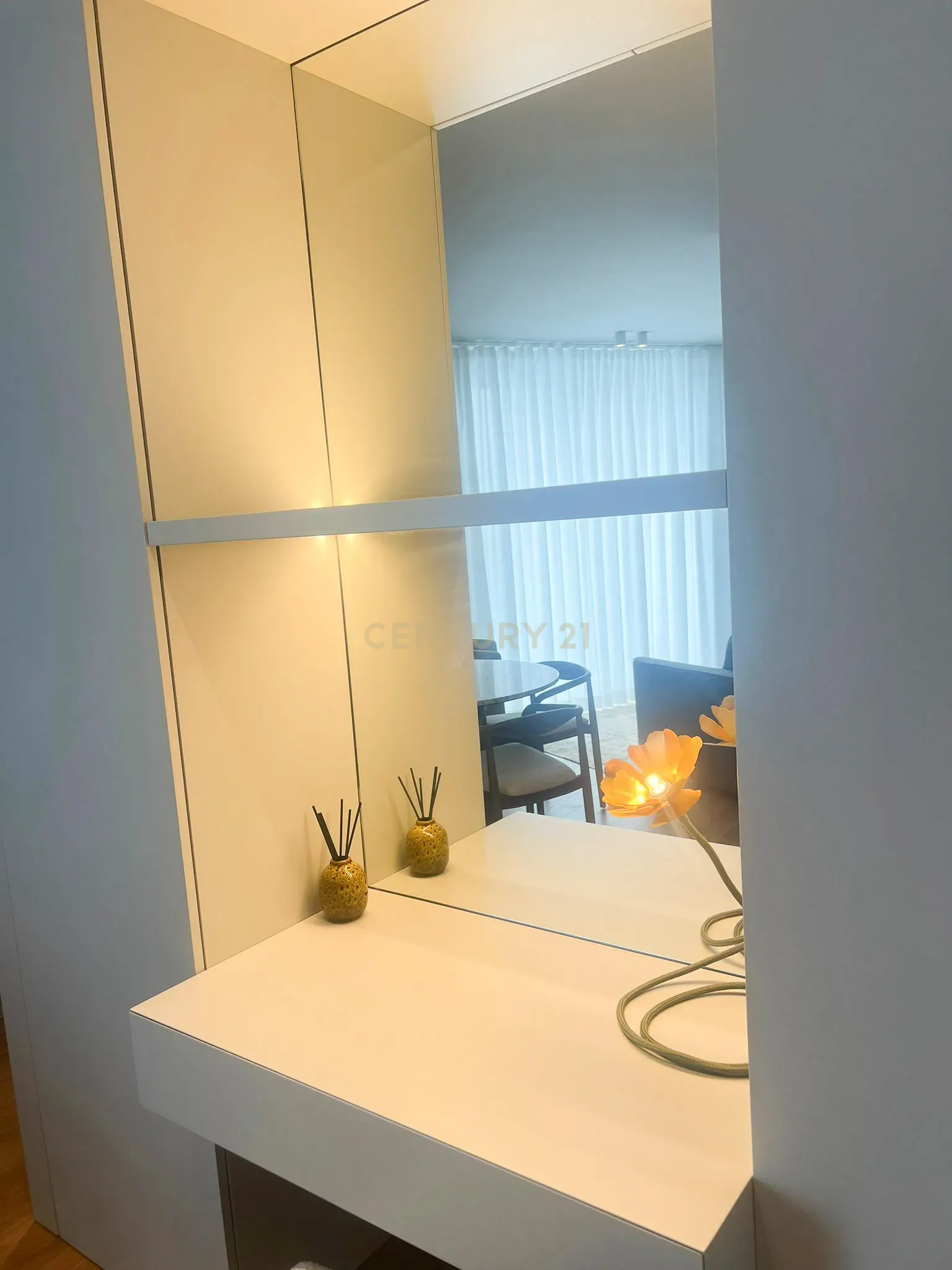 Luxuoso Apartamento T1 para Arrendamento - Lisboa, Campolide - Image 22