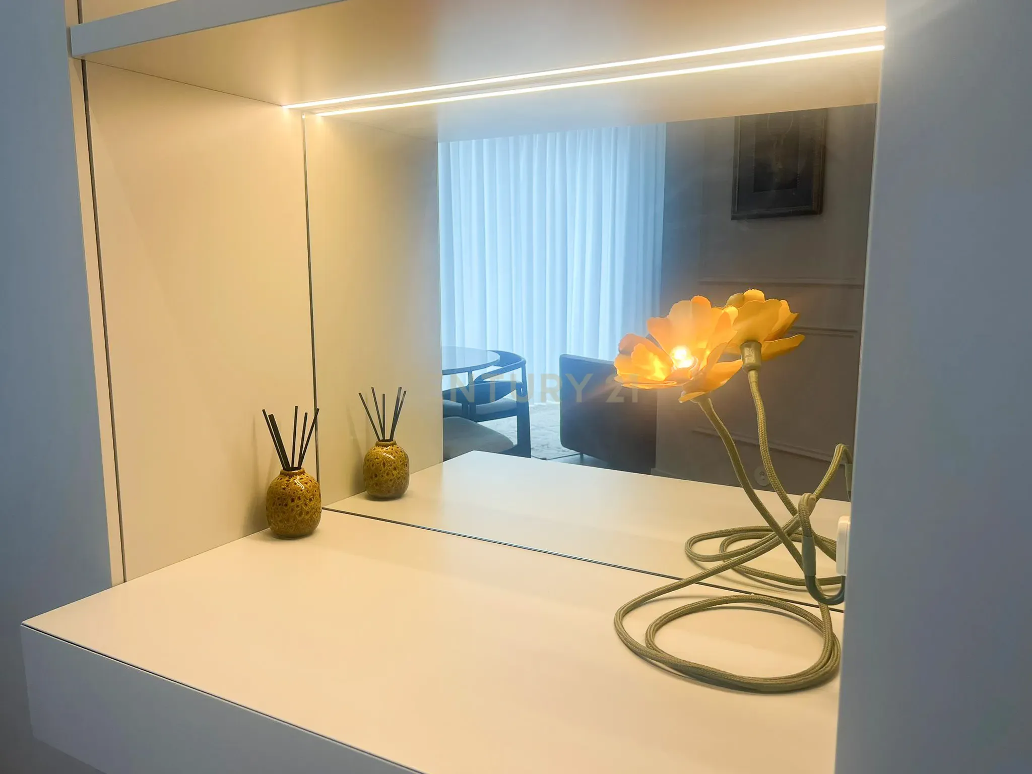Luxuoso Apartamento T1 para Arrendamento - Lisboa, Campolide - Image 20