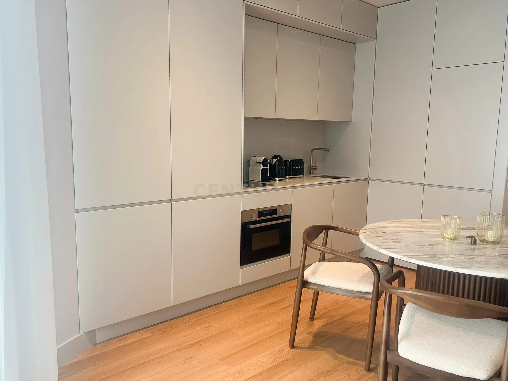 Luxuoso Apartamento T1 para Arrendamento - Lisboa, Campolide - Image 11