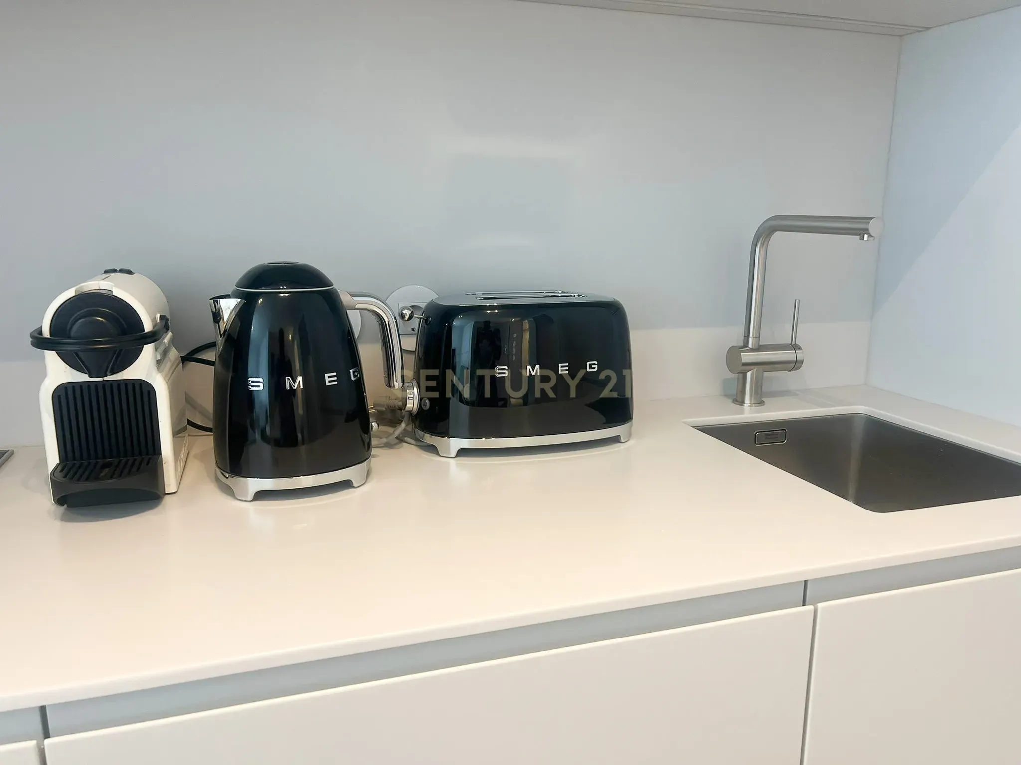 Luxuoso Apartamento T1 para Arrendamento - Lisboa, Campolide - Image 10