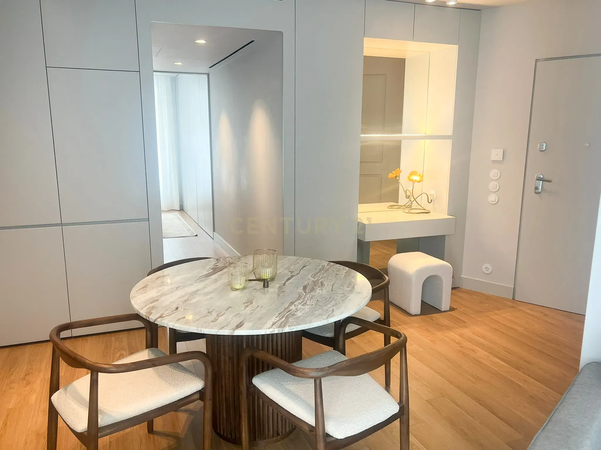 Luxuoso Apartamento T1 para Arrendamento - Lisboa, Campolide - Image 3