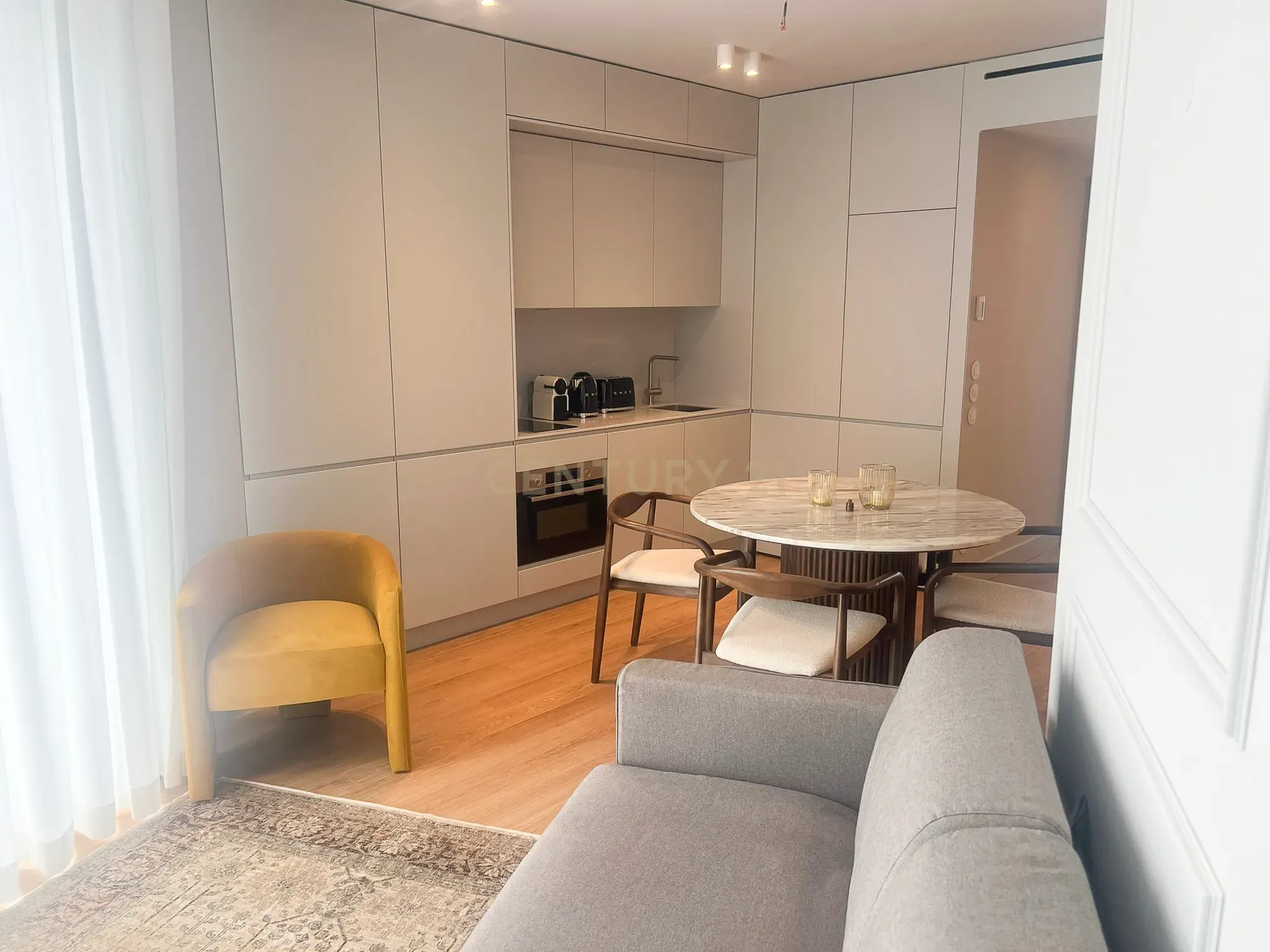 Luxuoso Apartamento T1 para Arrendamento - Lisboa, Campolide - Image 2