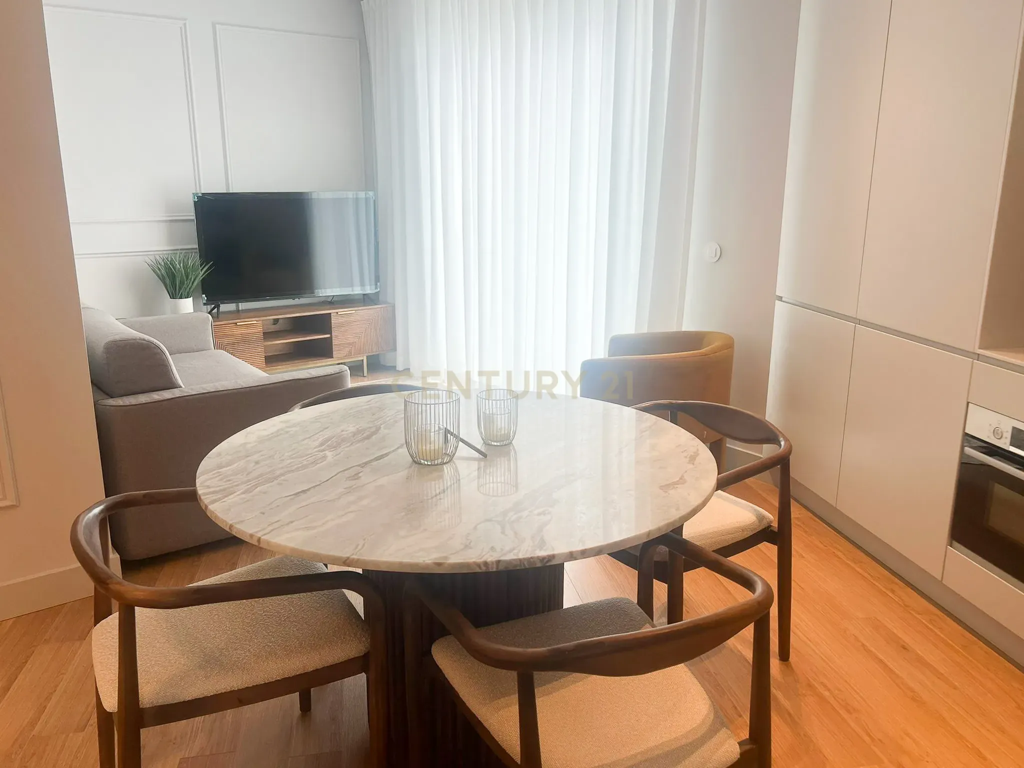 Luxuoso Apartamento T1 para Arrendamento - Lisboa, Campolide - Image 4