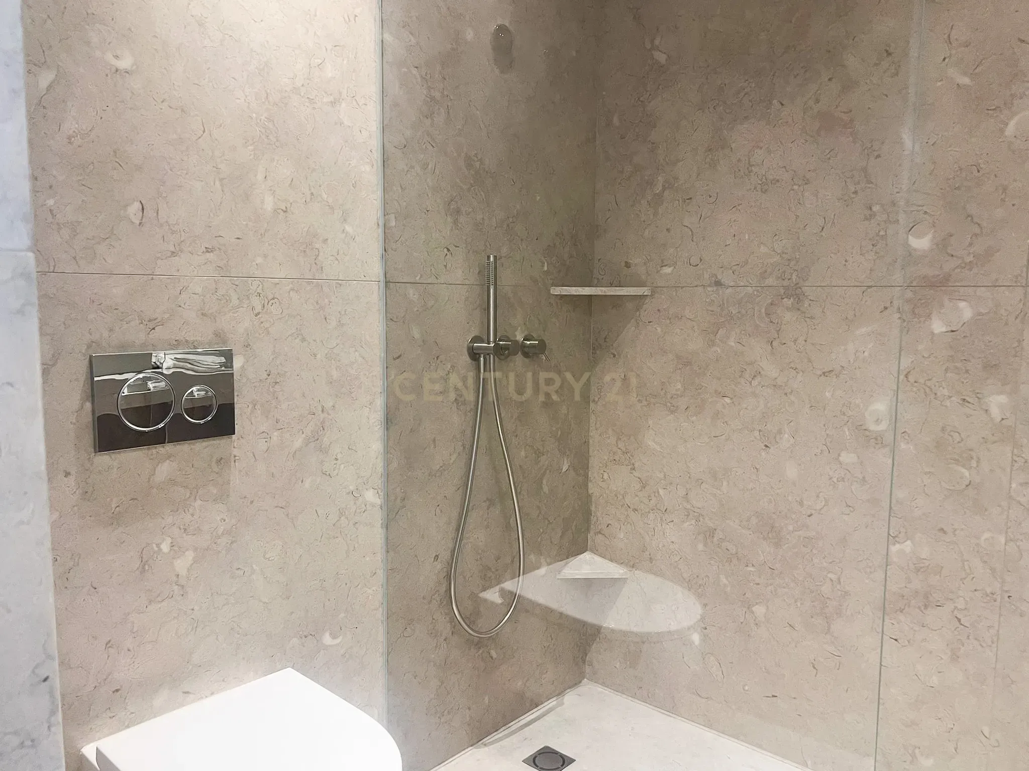 Luxuoso Apartamento T1 para Arrendamento - Lisboa, Campolide - Image 33